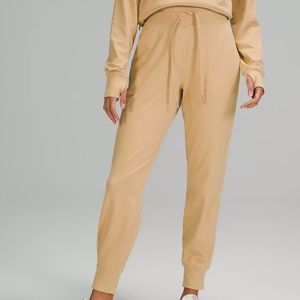 Lululemon ready to rulu joggers in pecan tan